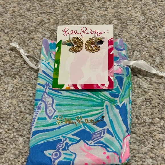 NWT Lilly Pulitzer Worth A Look Small Hoop Earrings in Gold Metallic - Picture 3 of 6